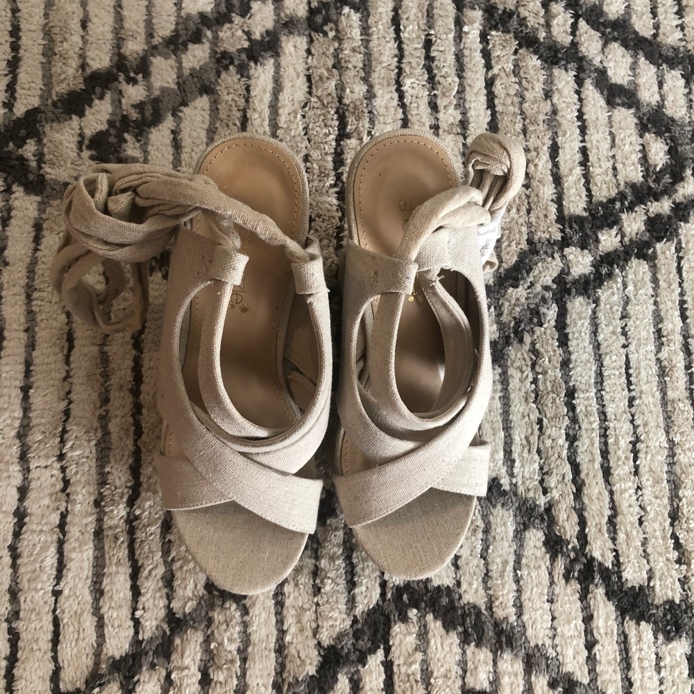 NWOT Just Fab tie up wedges in size 6 1/2 - Picture 5 of 13